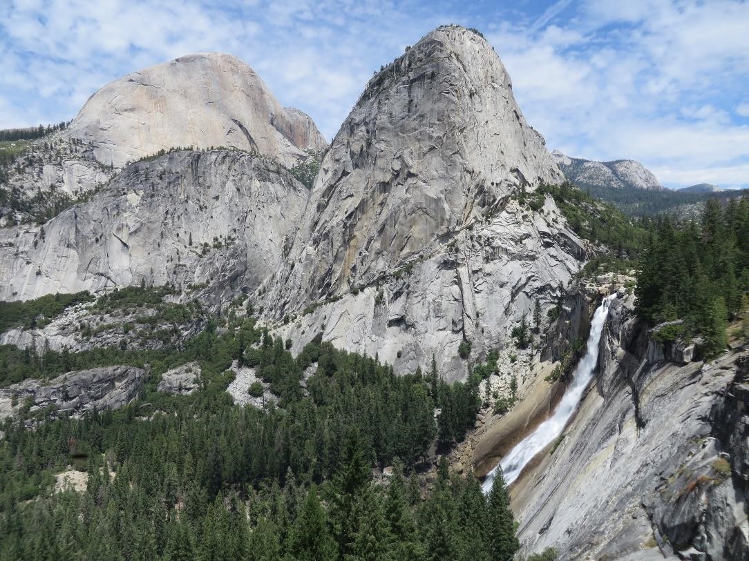 Ylä-Yosemiten laakso